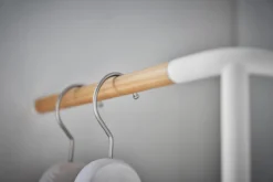 Anlehn-­Eckgarderobe