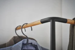 Anlehn-­Eckgarderobe