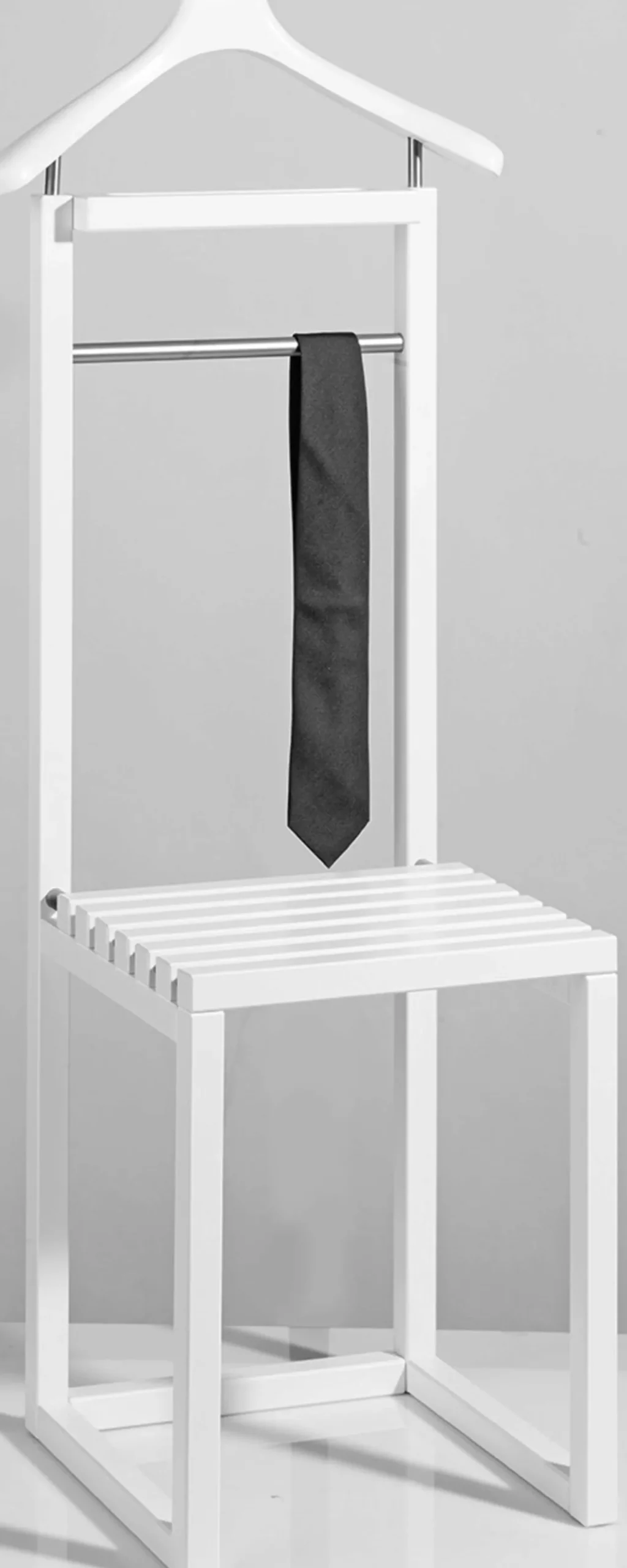 Anzugständer mit Sitz