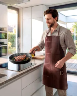 Büffelleder-­Grillschürze
