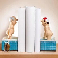Buchstützen-Set „Herren im Bad“