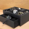 Exklusive Leder-Ablage „Manufaktur“Accessoires nicht im Lieferumfang enthalten.