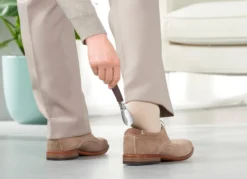Klappbarer Schuhanzieher aus Trensenleder