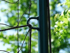 Tor mit integriertem Fangnetz und Ab/Rückholfunktion