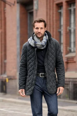 Vier-Jahreszeiten-Steppjacke